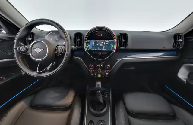 Harmaa Maastoauto, Mini Countryman – IZJ-795