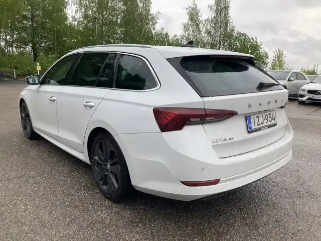 Valkoinen Farmari, Skoda Octavia – IZJ-934