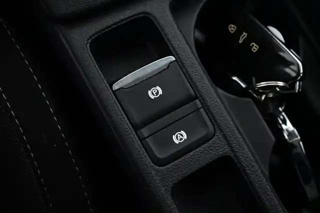 Valkoinen Farmari, Skoda Octavia – IZJ-934