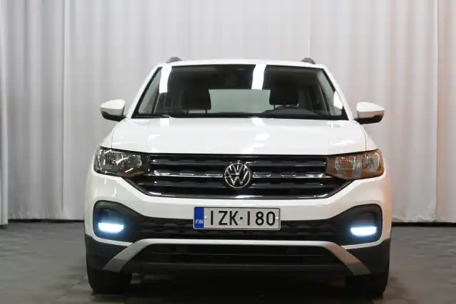 Valkoinen Maastoauto, Volkswagen T-Cross – IZK-180