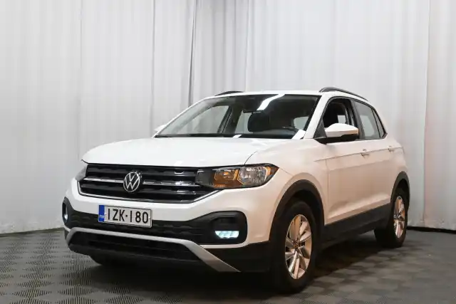 Valkoinen Maastoauto, Volkswagen T-Cross – IZK-180