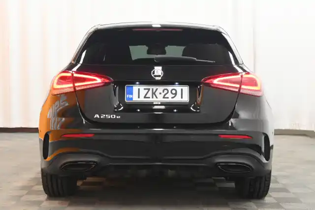 Musta Viistoperä, Mercedes-Benz A – IZK-291