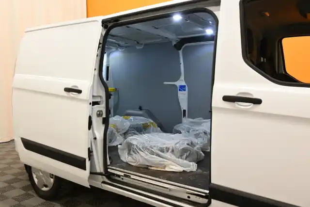 Valkoinen Pakettiauto, Ford Transit Custom – IZK-560