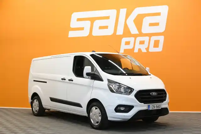 Valkoinen Pakettiauto, Ford Transit Custom – IZK-560