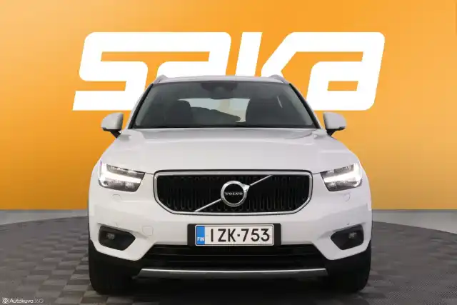 Valkoinen Maastoauto, Volvo XC40 – IZK-753