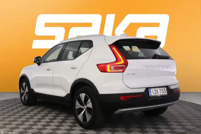 Valkoinen Maastoauto, Volvo XC40 – IZK-753