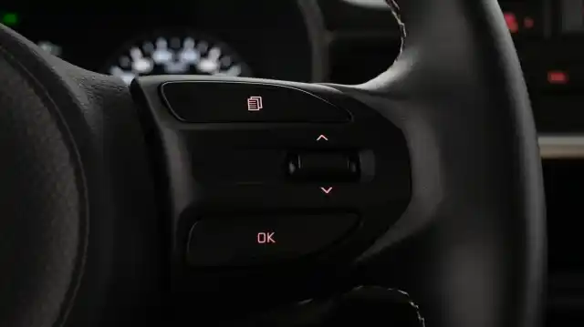 Harmaa Viistoperä, Kia Picanto – IZL-486