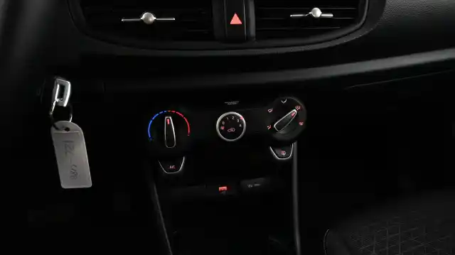 Harmaa Viistoperä, Kia Picanto – IZL-486