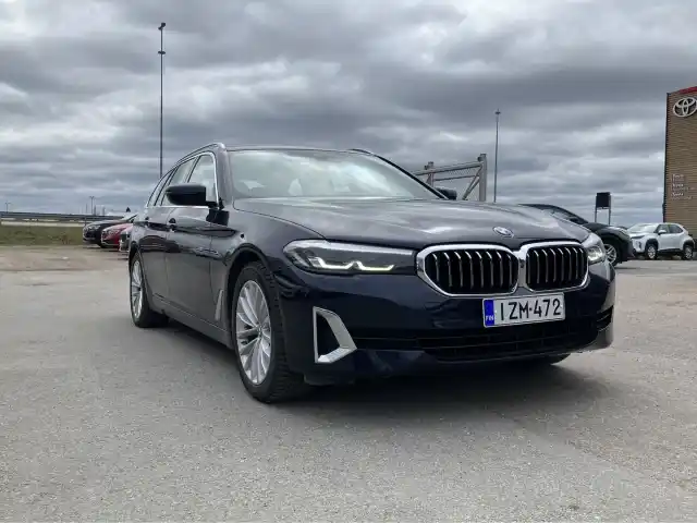 Sininen Farmari, BMW 520 – IZM-472