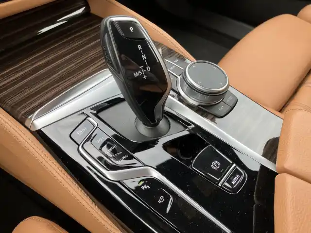 Sininen Farmari, BMW 520 – IZM-472