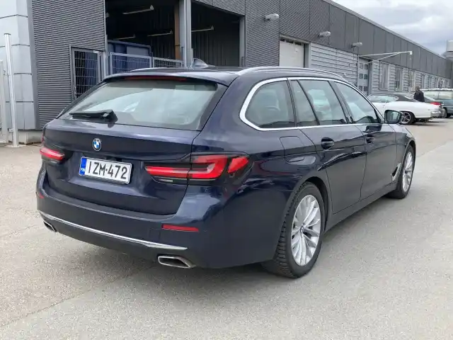 Sininen Farmari, BMW 520 – IZM-472