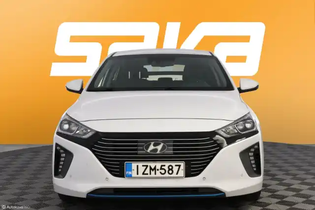 Valkoinen Viistoperä, Hyundai IONIQ plug-in – IZM-587