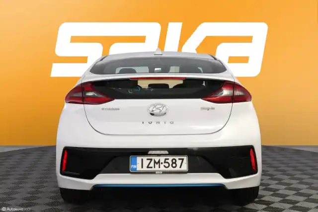 Valkoinen Viistoperä, Hyundai IONIQ plug-in – IZM-587