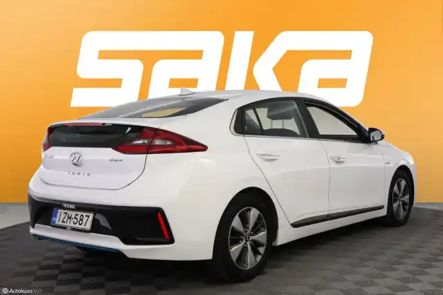 Valkoinen Viistoperä, Hyundai IONIQ plug-in – IZM-587