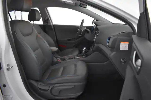 Valkoinen Viistoperä, Hyundai IONIQ plug-in – IZM-587