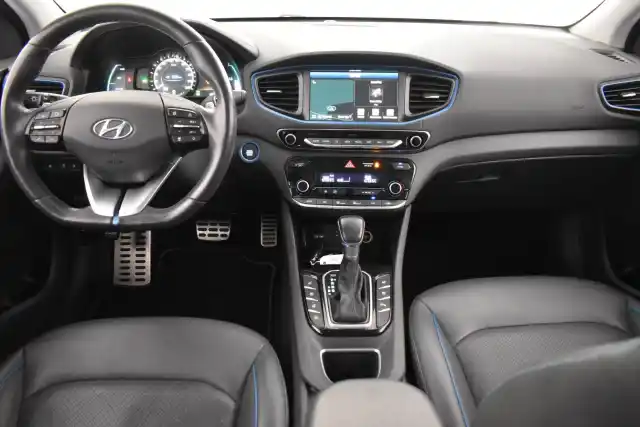 Valkoinen Viistoperä, Hyundai IONIQ plug-in – IZM-587