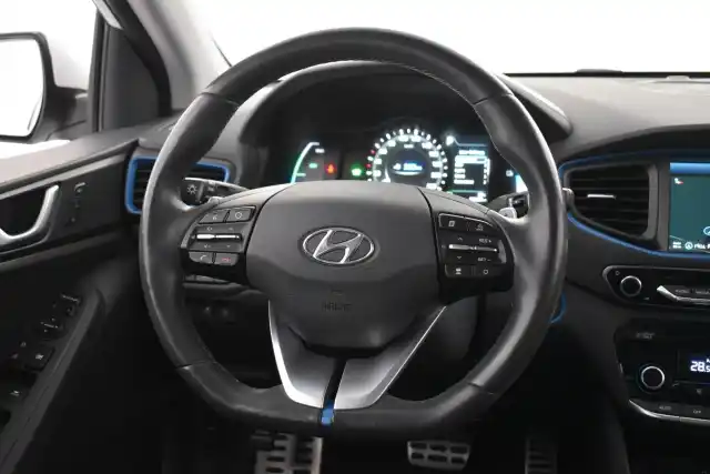 Valkoinen Viistoperä, Hyundai IONIQ plug-in – IZM-587