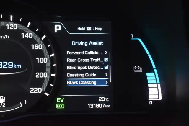 Valkoinen Viistoperä, Hyundai IONIQ plug-in – IZM-587