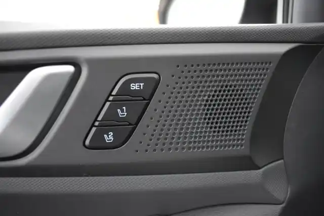 Valkoinen Viistoperä, Hyundai IONIQ plug-in – IZM-587