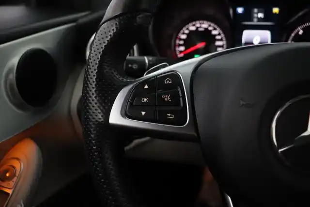 Harmaa Coupe, Mercedes-Benz C – IZM-737