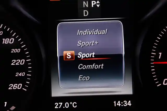 Harmaa Coupe, Mercedes-Benz C – IZM-737