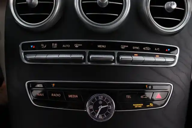 Harmaa Coupe, Mercedes-Benz C – IZM-737
