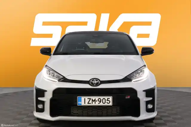 Valkoinen Viistoperä, Toyota GR Yaris – IZM-905