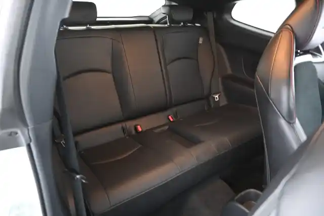 Valkoinen Viistoperä, Toyota GR Yaris – IZM-905