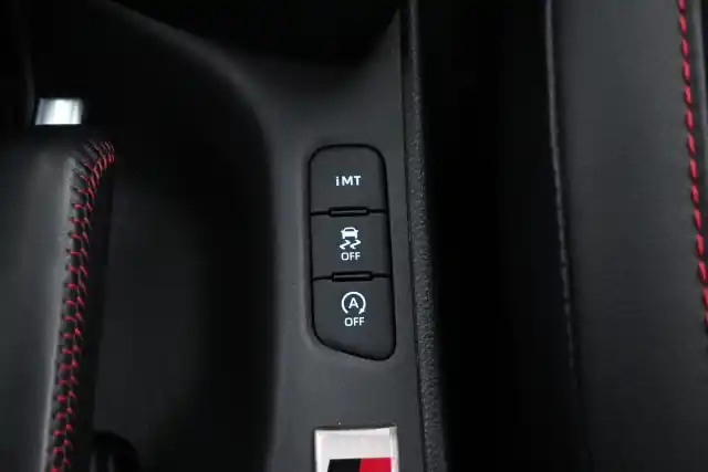 Valkoinen Viistoperä, Toyota GR Yaris – IZM-905