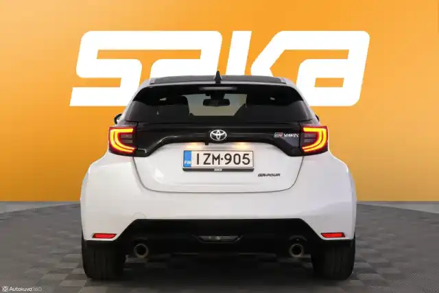 Valkoinen Viistoperä, Toyota GR Yaris – IZM-905