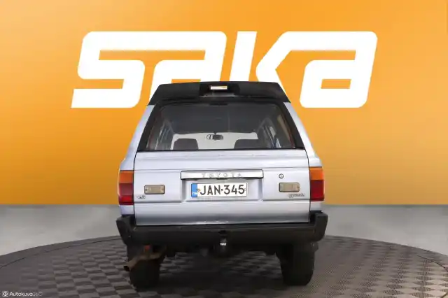 Sininen Henkilöauto, Toyota 4Runner – JAN-345
