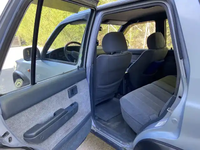 Sininen Henkilöauto, Toyota 4Runner – JAN-345