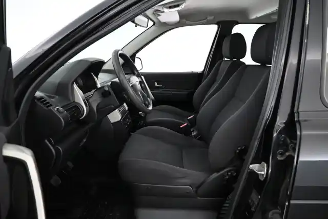 Musta Henkilöauto, Land Rover Freelander – JCT-52