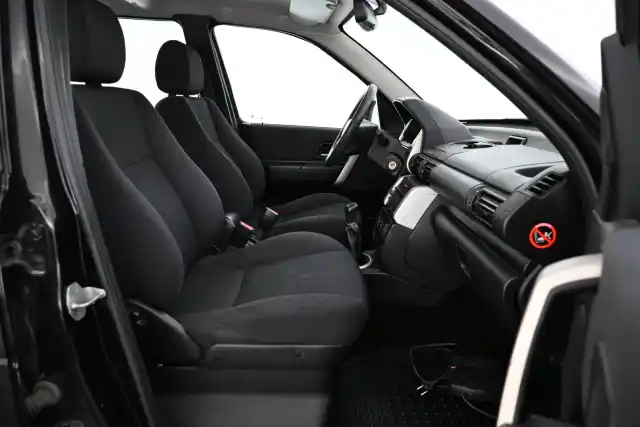 Musta Henkilöauto, Land Rover Freelander – JCT-52
