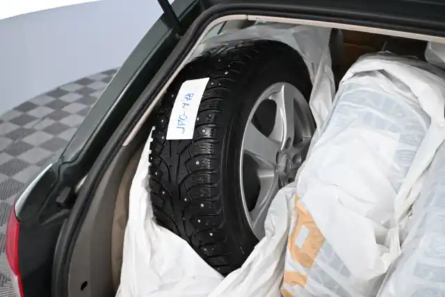 Vihreä Henkilöauto, Audi A4 – JFC-778