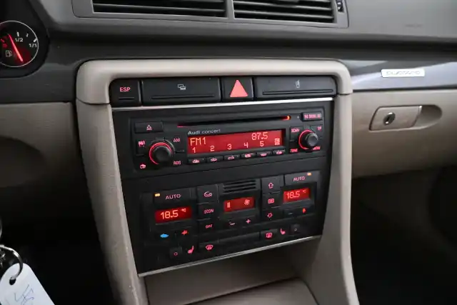 Vihreä Henkilöauto, Audi A4 – JFC-778