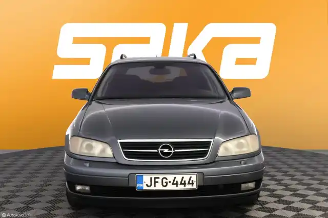 Harmaa Farmari, Opel Omega – JFG-444
