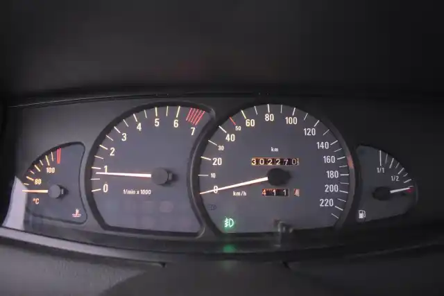Harmaa Farmari, Opel Omega – JFG-444