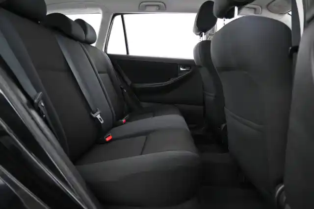 Musta Farmari, Toyota Corolla – JGF-380