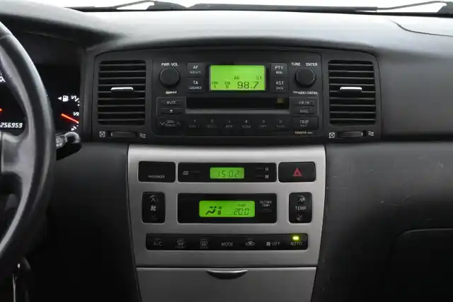 Musta Farmari, Toyota Corolla – JGF-380