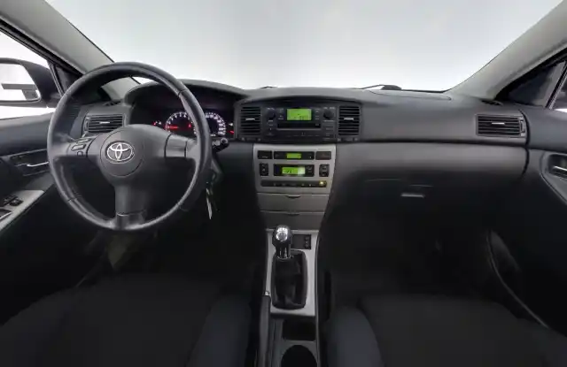 Musta Farmari, Toyota Corolla – JGF-380