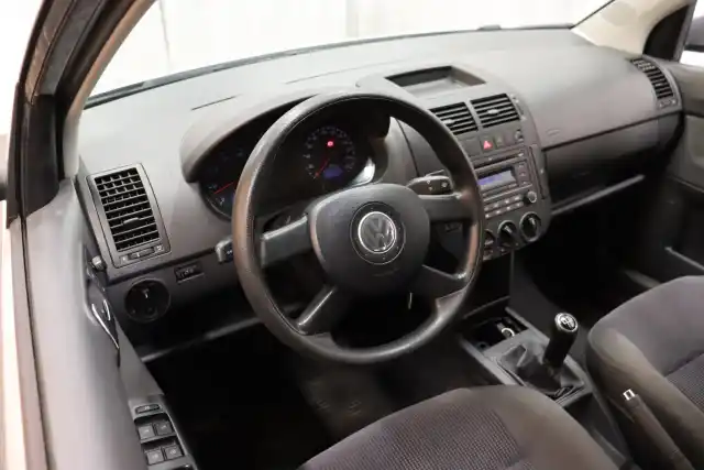 Harmaa Viistoperä, Volkswagen Polo – JGO-299