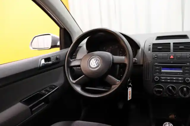 Harmaa Viistoperä, Volkswagen Polo – JGO-299