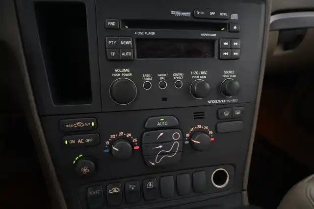 Harmaa Henkilöauto, Volvo V70 – JGR-596