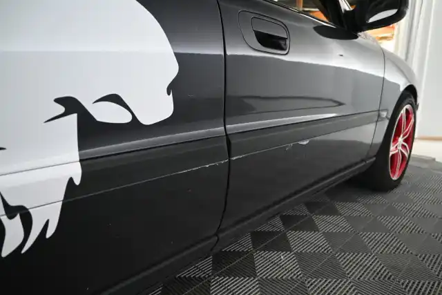 Harmaa Henkilöauto, Volvo V70 – JGR-596