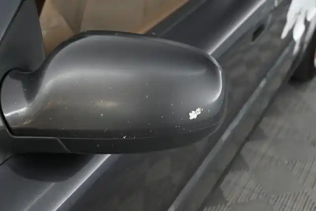 Harmaa Henkilöauto, Volvo V70 – JGR-596