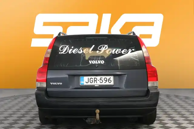Harmaa Henkilöauto, Volvo V70 – JGR-596
