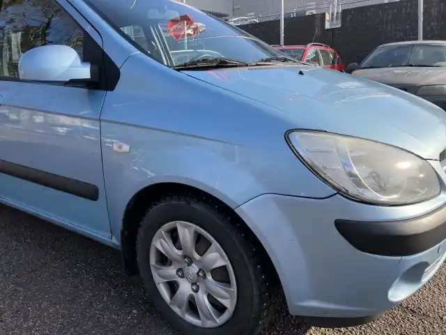 Sininen Viistoperä, Hyundai Getz – JHE-154