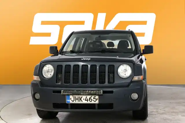 Sininen Maastoauto, Jeep Patriot – JHK-465