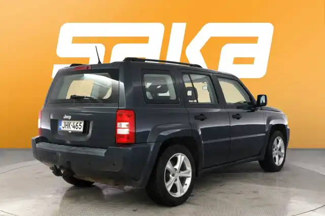 Sininen Maastoauto, Jeep Patriot – JHK-465